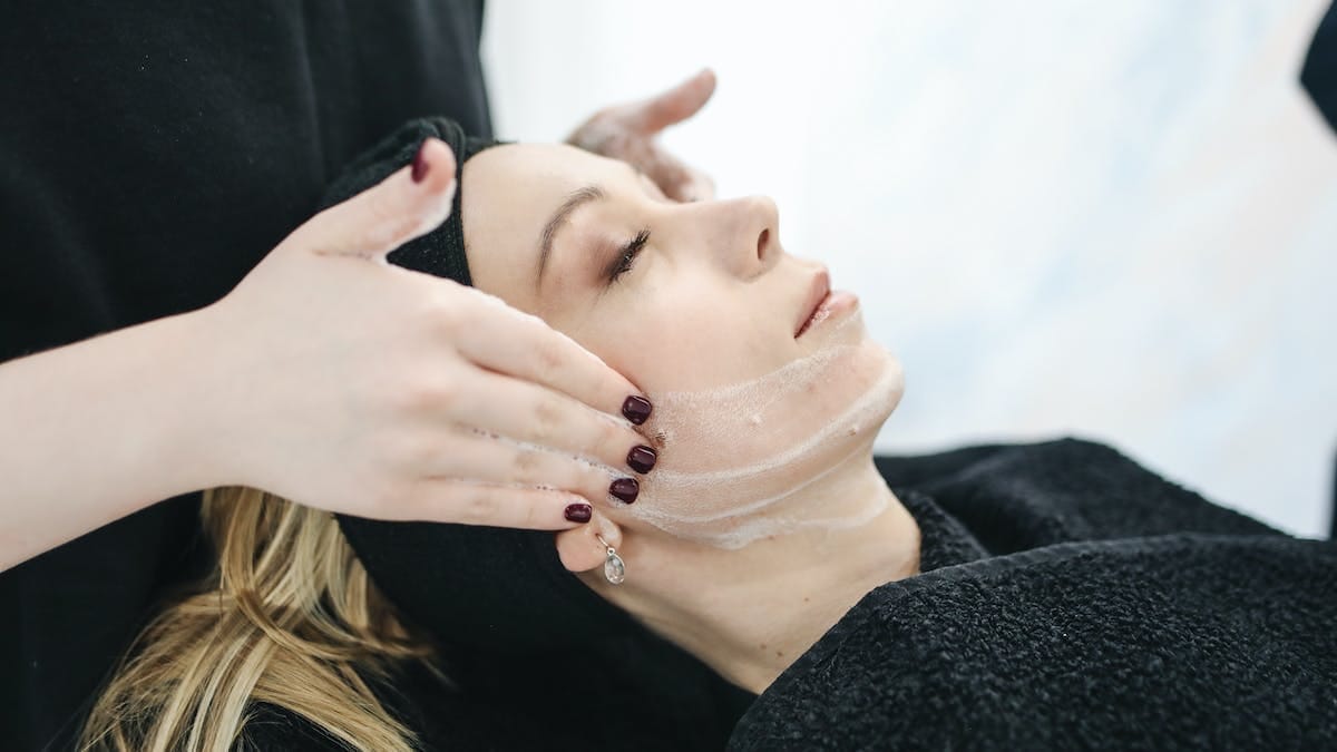Qual o melhor procedimento para rejuvenescer o rosto