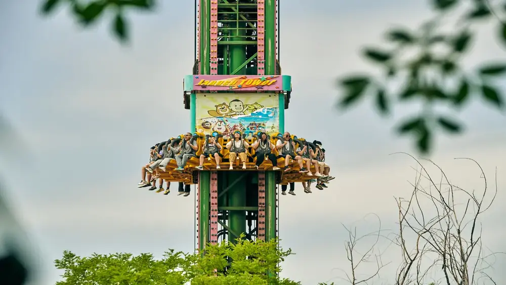 Atrações radicais para quem busca adrenalina no parque de diversão
