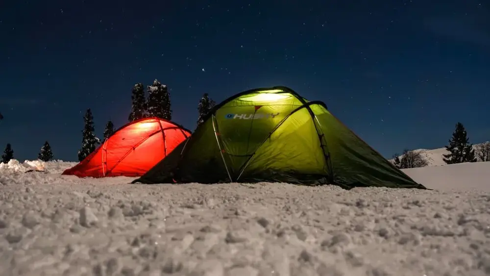 Como deixar a barraca confortável para dormir no frio e no calor